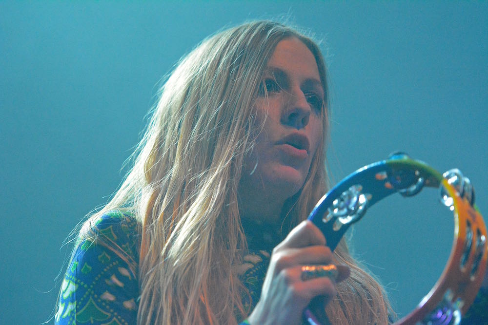 Elin Larsson ist die charismatische Stimme der Band. 