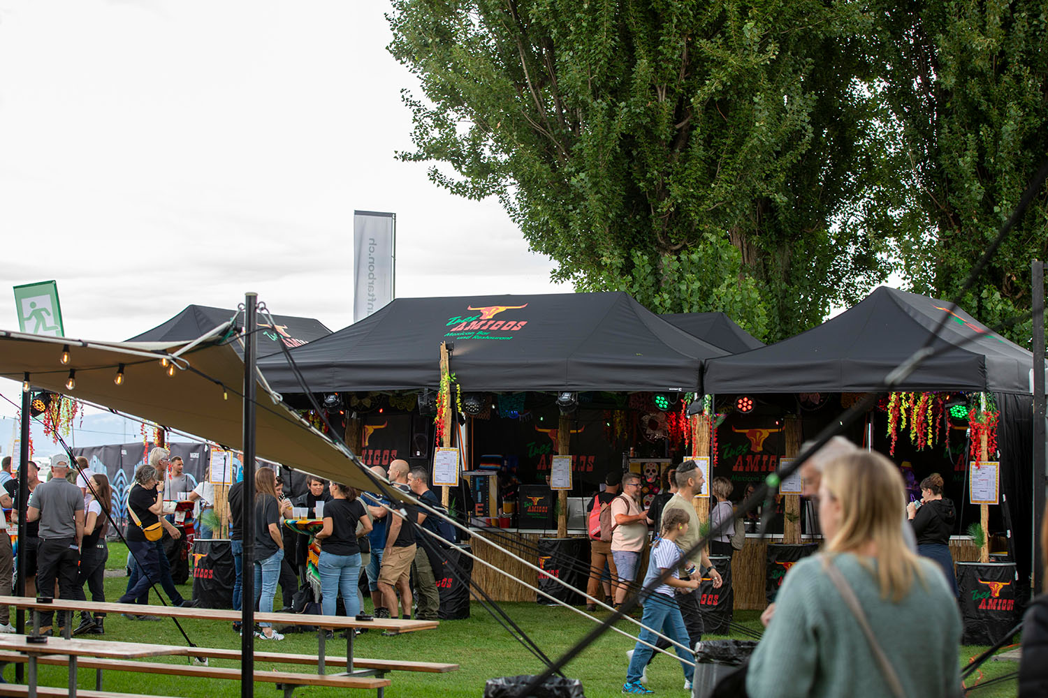 Das Festival bot einiges an Unterhaltung und Verpflegung ...