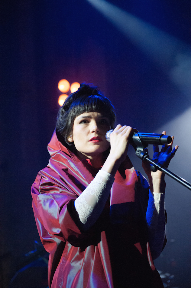 Die ersten Songs spielten The Dø akustisch. 