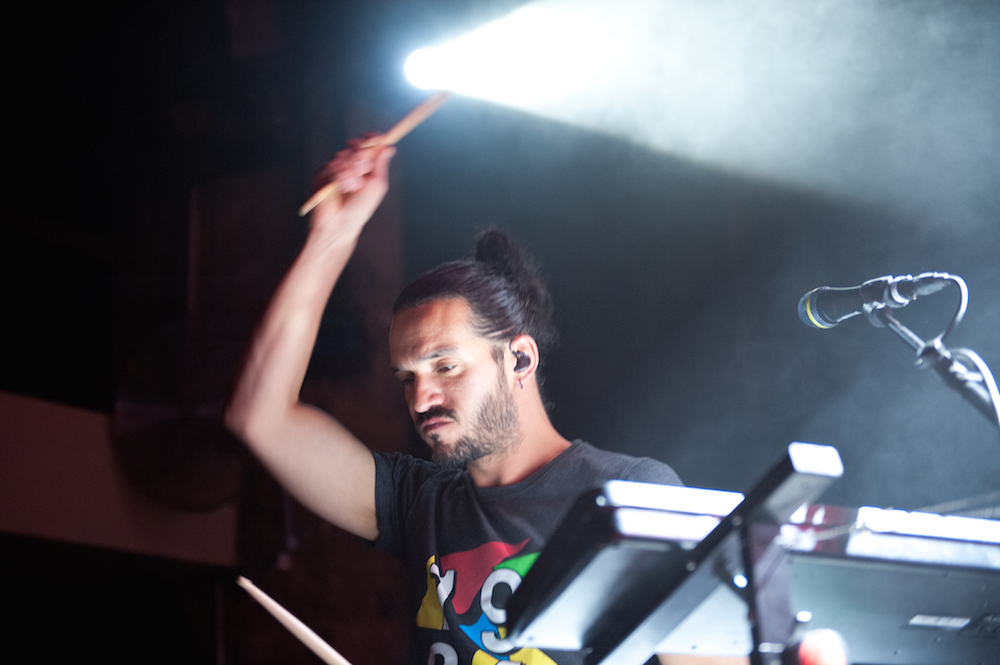 Der Drummer war zum ersten Mal mit der Band auf Tour. 