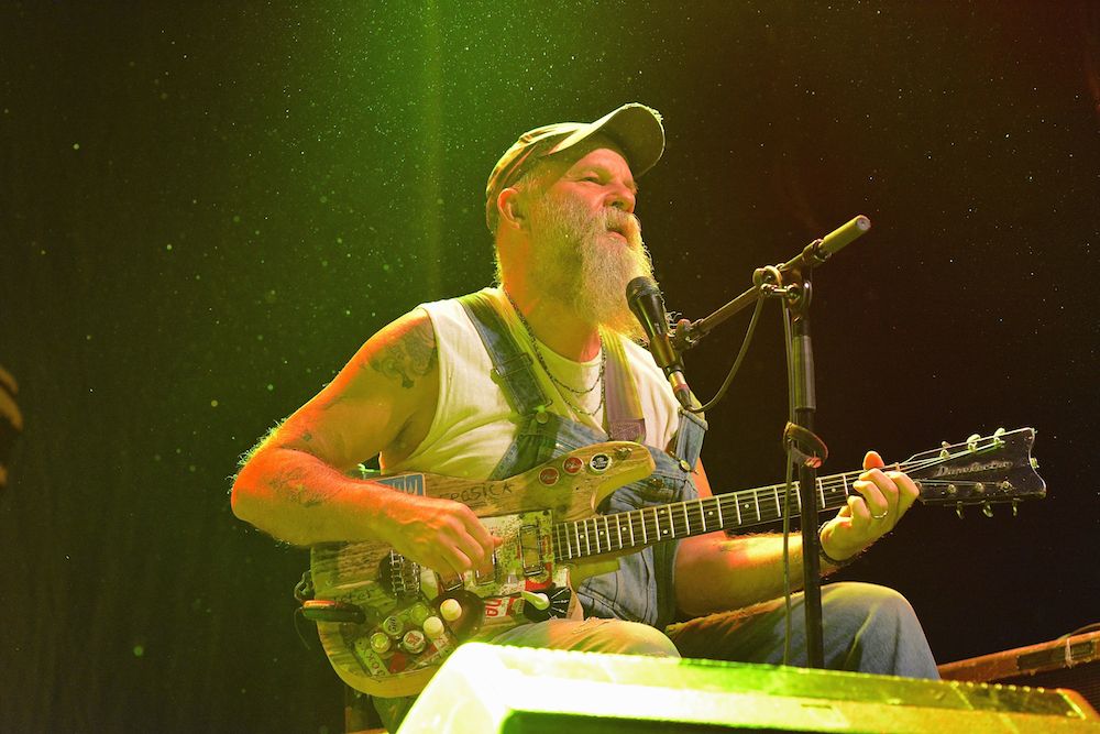 Nur eine der wunderbaren Gitarren von Seasick Steve. 