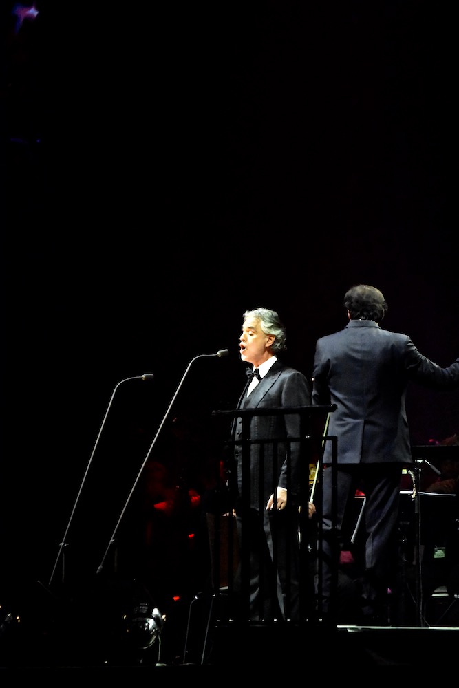 Andrea Bocelli begeistert mit einer voluminösen Stimme. 