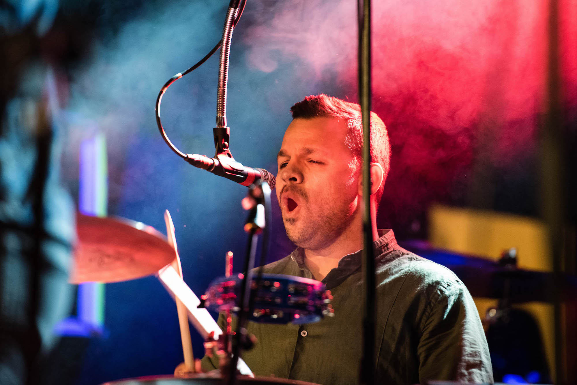 Musikalische Unterstützung des Drummers. 