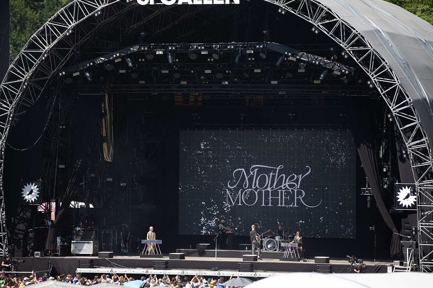 Mother Mother waren schon mit Imagine Dragons unterwegs. 