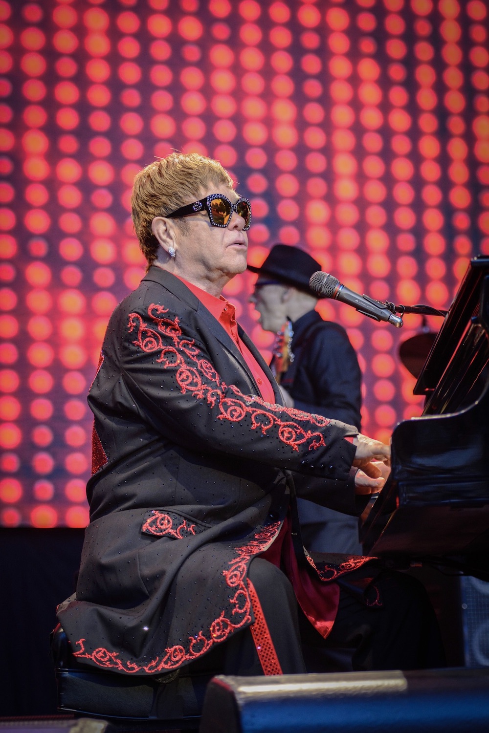 Elton John und das Klavier - Musikgeschichte. 