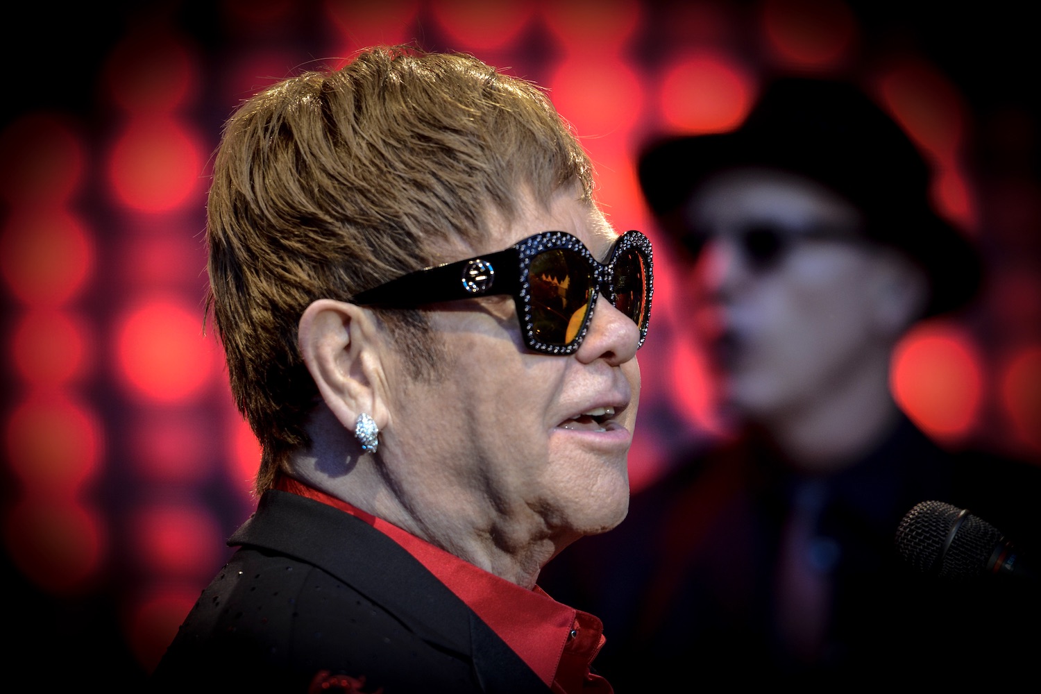 Immer ein Lächeln im Gesicht, Sir Elton John. 