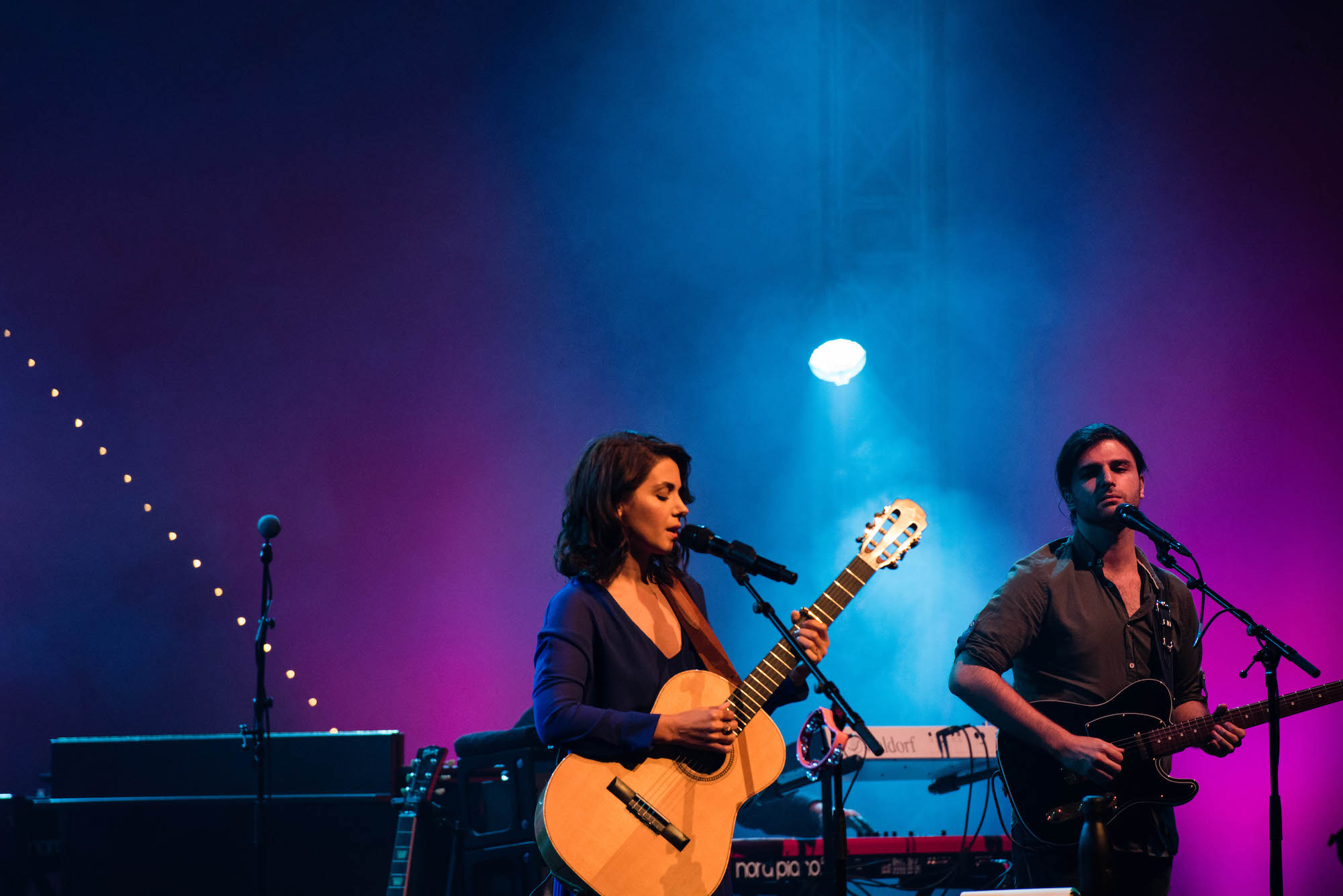 Katie Melua im Konzertsaal. 