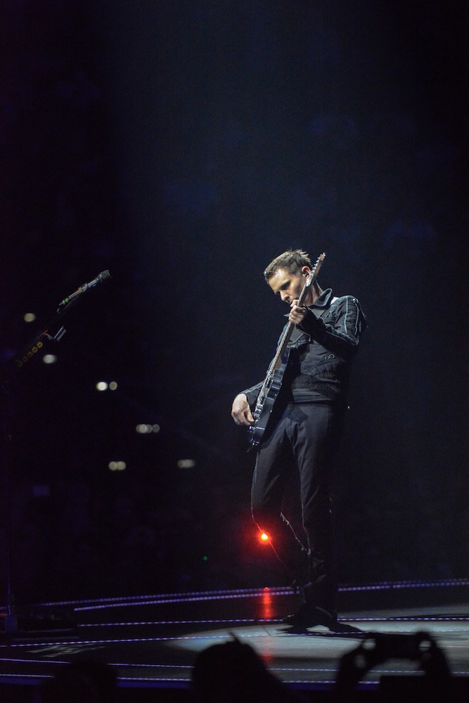 Matthew Bellamy rotzt manches Riff. 