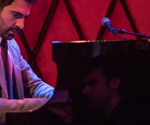 Renzo Vitale in der Rockwood Music Hall, NYC